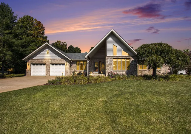 Homes for sale in Coloma, MI | 6030 Paw Paw Lake Rd, Coloma, MI 49038 | MLS# 70493974