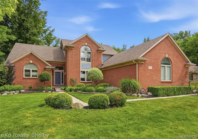 2nd image of 11127 Minnfrank Dr, Shelby Township, MI 48316 | MLS# 61003590