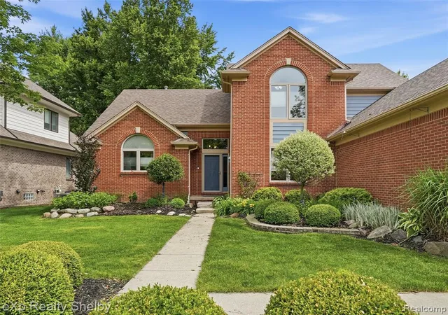 3rd image of 11127 Minnfrank Dr, Shelby Township, MI 48316 | MLS# 61003590