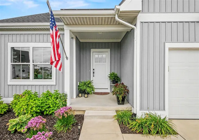 3rd image of 509 Sun Vale Ln, Grandville, MI 49418 | MLS# 70553757