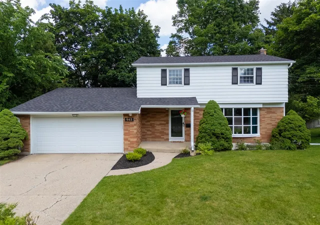 1st image of 943 Boswell Ln, Kalamazoo, MI 49006 | MLS# 70537812
