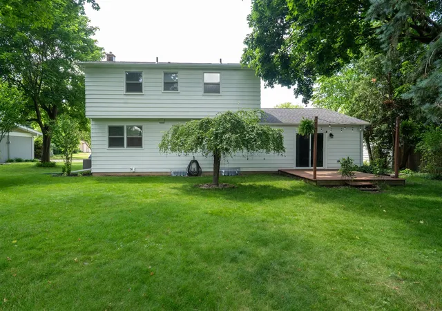 3rd image of 943 Boswell Ln, Kalamazoo, MI 49006 | MLS# 70537812