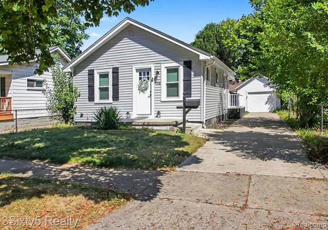 Photo 2 of Single family home for sale at 156 W Brickley Ave, Hazel Park, MI 48030 1170 | MLS# 61024695 | Listing updated on 2026-08-28