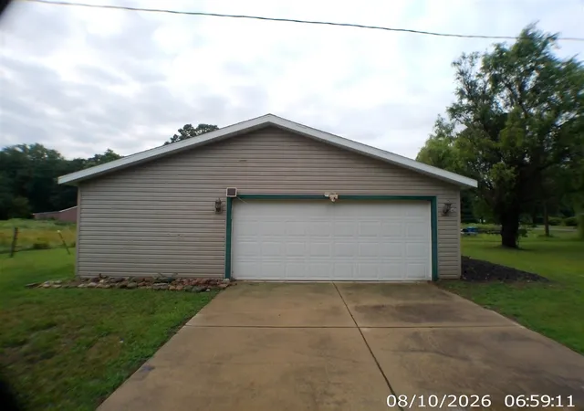 Photo 2 of Sale Pending at 12229 Silver Lake Hwy, Brooklyn, MI 49230 | MLS# 70552320 | Listing updated on 2026-08-18