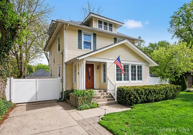 Homes for sale in Grand Rapids, MI | 2217 Boston St, Grand Rapids, MI 49506 | MLS# 70530148