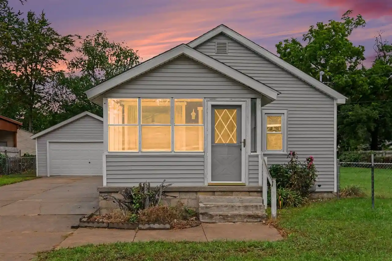Photo 1 of Single family home for sale at 307 43rd Street, Grand Rapids, MI 49548 | MLS# 70564262 | Listing updated on 2026-10-23
