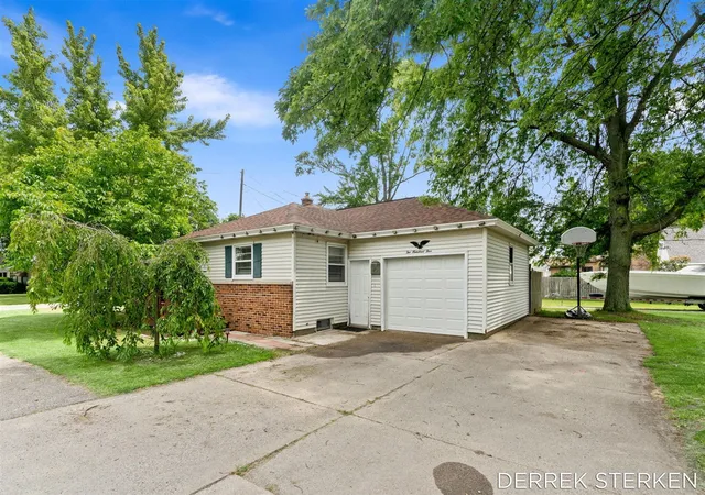 Homes for sale in Zeeland, MI | 205 N Franklin St, Zeeland, MI 49464 | MLS# 70543981