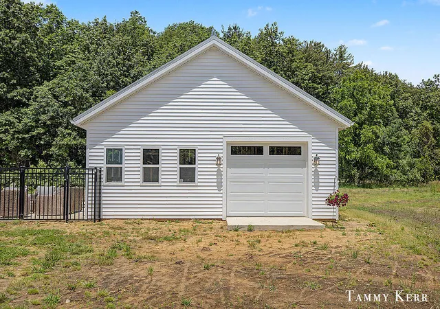Homes for sale in Fennville, MI | 7067 118Th Ave, Fennville, MI 49408 | MLS# 70540365