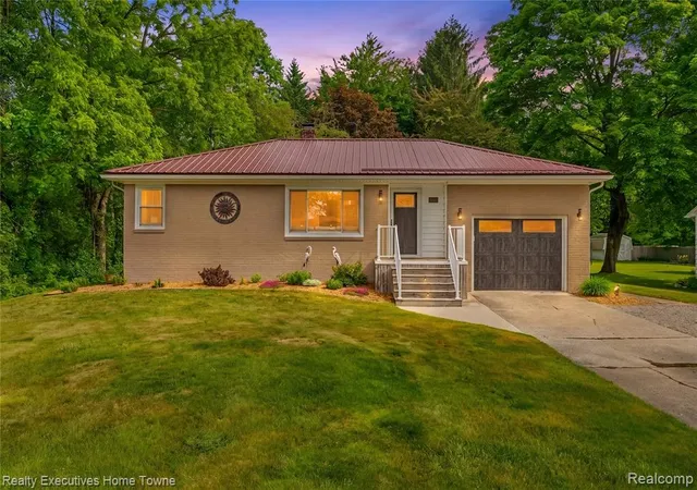 Homes for sale in Port Huron, MI | 2640 Huckleberry Lane, Port Huron, MI 48060 | MLS# 61001946