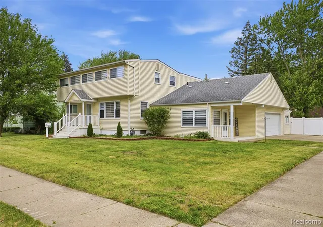 3rd image of 32120 Bock St, Garden City, MI 48135 | MLS# 61000213