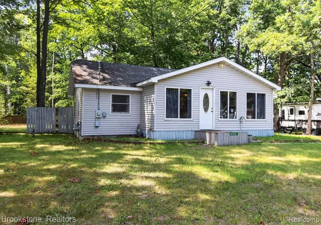 Photo 2 of Single family home for sale at 228 Oakdale Dr, Prudenville, MI 48651 9423 | MLS# 61023504 | Listing updated on 2026-09-30