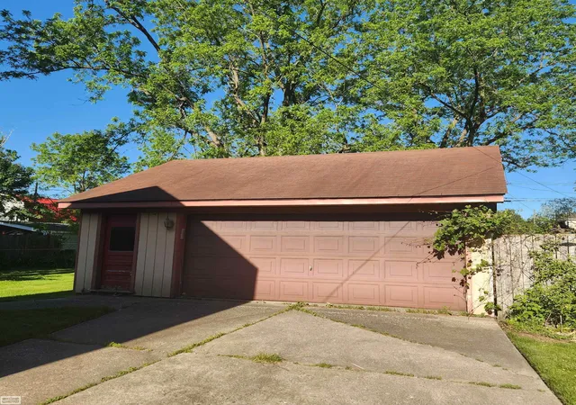 13th image of 73385 Floral St, Armada, MI 48005 | MLS# 50198960