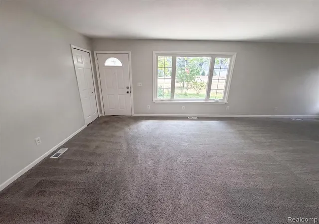 Photo 3 of Single family home for sale at 3211 24 Mile Rd, Shelby Township, MI 48316 | MLS# 61017929 | Listing updated on 2026-08-20