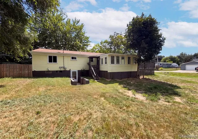 Photo 5 of Single family home for sale at 3211 24 Mile Rd, Shelby Township, MI 48316 | MLS# 61017929 | Listing updated on 2026-08-20