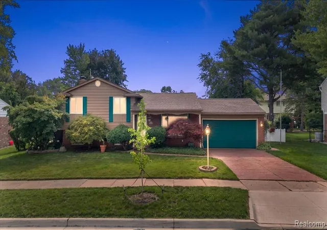 Homes for sale in Livonia, MI | 15433 Richfield St, Livonia, MI 48154 | MLS# 61006642