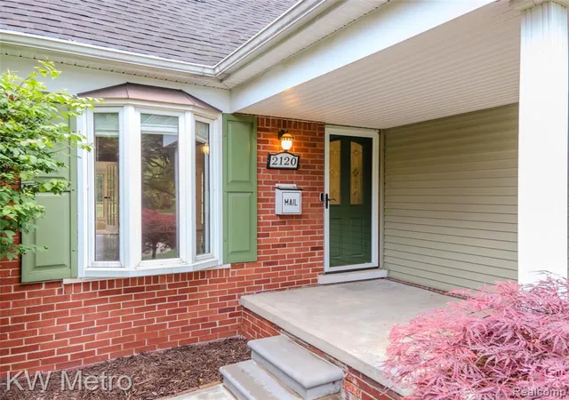 Homes for sale in Royal Oak, MI | 2120 Vinsetta Blvd, Royal Oak, MI 48073 | MLS# 61003567