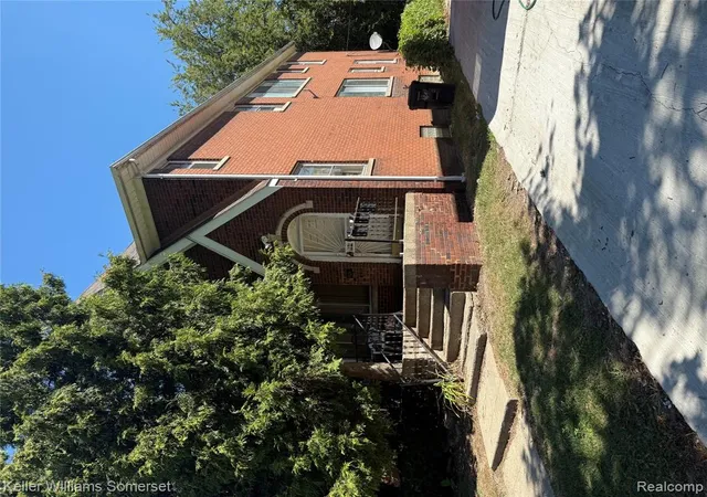 Multi family home for sale at 4618 Chatsworth St, Detroit, MI 48224 | MLS# 60946720 | Listing updated on 2025-11-17
