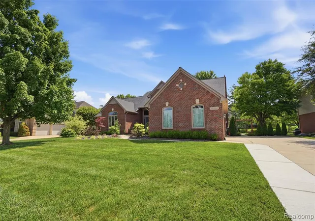Homes for sale in Shelby Township, MI | 54856 Whitby Wy, Shelby Township, MI 48316 | MLS# 61009311