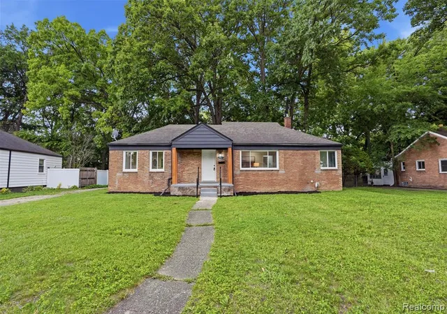 Homes for sale in Oak Park, MI | 21161 Westhampton St, Oak Park, MI 48237 | MLS# 61007018