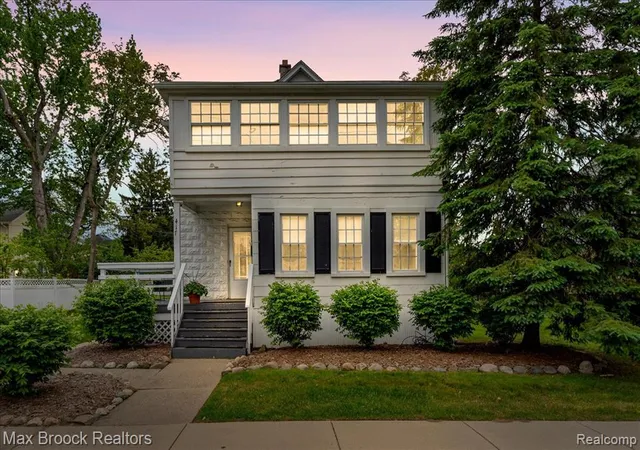 1st image of 417 W Lincoln Ave, Royal Oak, MI 48067 | MLS# 60995243