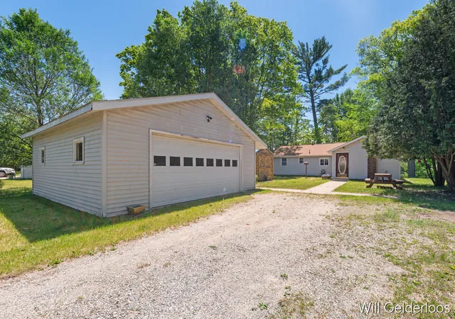 Homes for sale in Big Rapids, MI | 18519 Arthur Rd, Big Rapids, MI 49307 | MLS# 70536364