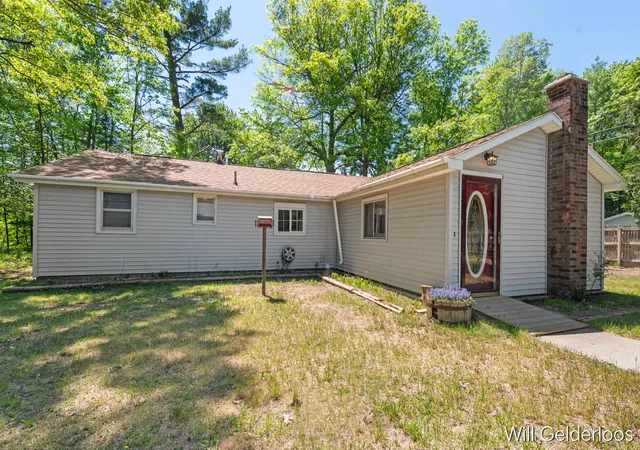 Homes for sale in Big Rapids, MI | 18519 Arthur Rd, Big Rapids, MI 49307 | MLS# 70536364
