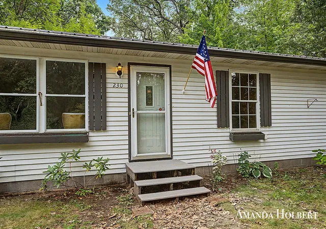 Photo 2 of Sale Pending at 230 Shonat St, Muskegon, MI 49442 | MLS# 70552261 | Listing updated on 2026-08-28
