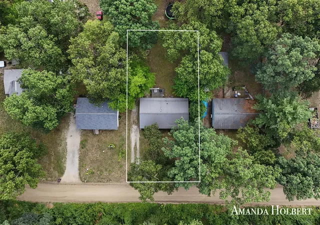 Photo 4 of Sale Pending at 230 Shonat St, Muskegon, MI 49442 | MLS# 70552261 | Listing updated on 2026-08-28
