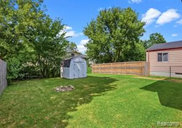 Homes for sale in Burton, MI | 1405 E Williamson St, Burton, MI 48529 | MLS# 61009938