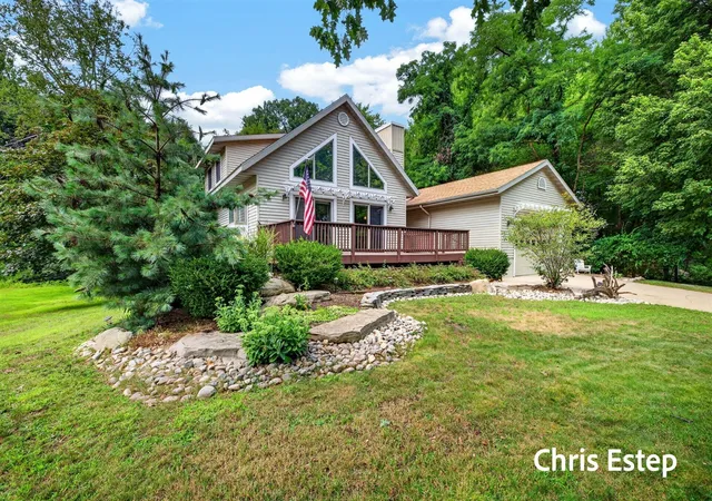 Photo 3 of Sale Pending at 18127 Lovell Rd, Spring Lake, MI 49456 | MLS# 70551277 | Listing updated on 2026-09-04
