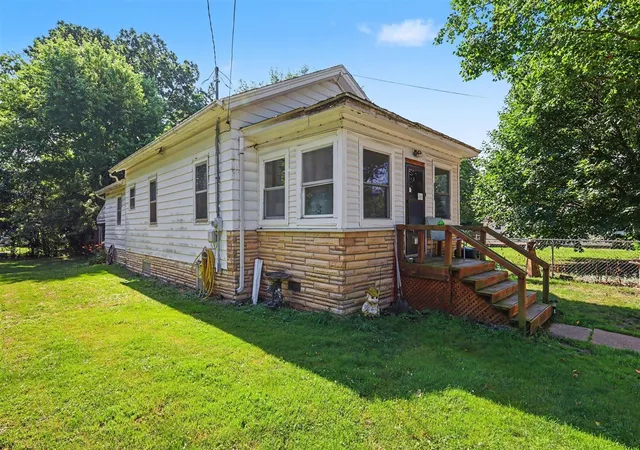 Homes for sale in Jackson, MI | 1109 Scott St, Jackson, MI 49202 | MLS# 70543589