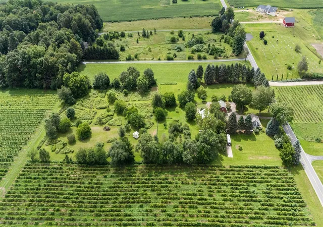 Photo 3 of Single family home for sale at 8467 S Scottdale Rd, Berrien Springs, MI 49103 | MLS# 70553717 | Listing updated on 2026-09-02