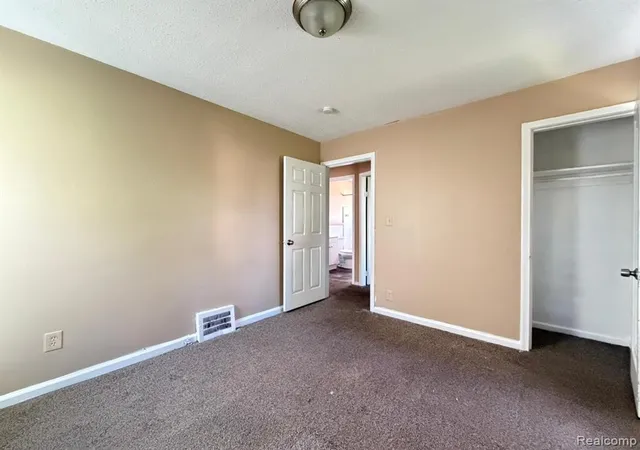 Homes for sale in Detroit, MI | 8260 Minock St, Detroit, MI 48228 | MLS# 60969950