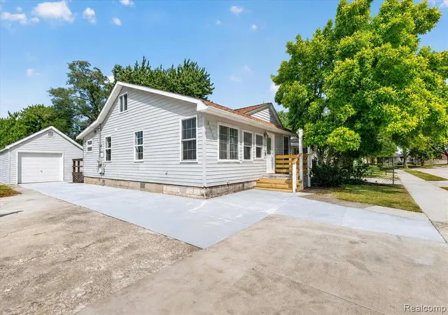 Photo 2 of Single family home for sale at 30769 Brush St, Madison Heights, MI 48071 1835 | MLS# 61025324 | Listing updated on 2026-08-28
