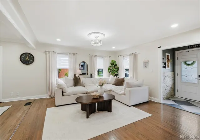 Photo 5 of Single Family Residence at 7723 Hazelton St, Dearborn Heights, MI 48127 | MLS# 60998589 | | Sold on 2026-06-29