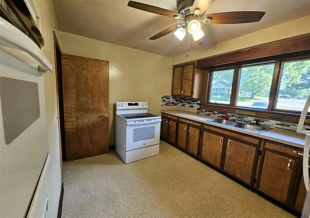 Photo 4 of Sale Pending at 28491 C Dr, Albion, MI 49224 | MLS# 70550464 | Listing updated on 2026-08-10