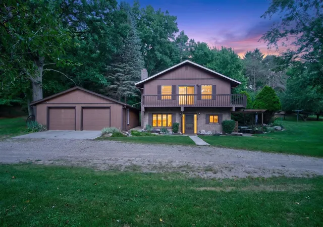 Photo 3 of Single family home for sale at 1611 S Williamston Rd, Dansville, MI 48819 | MLS# 70545461 | Listing updated on 2026-08-19