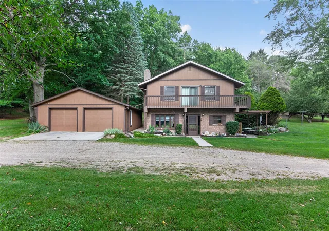 Photo 4 of Single family home for sale at 1611 S Williamston Rd, Dansville, MI 48819 | MLS# 70545461 | Listing updated on 2026-08-19