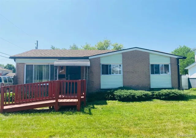 Photo 1 of Sale Pending at 192 Gage St, Pontiac, MI 48342 | MLS# 60227521 | Listing updated on 2025-06-20