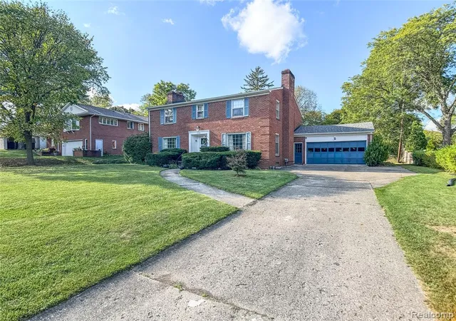 Photo 3 of Single family home for sale at 3102 Westwood Pkwy, Flint, MI 48503 6802 | MLS# 61024905 | Listing updated on 2026-09-06