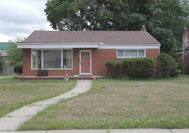 Photo 1 of Single family home for sale at 18255 Hilton Dr, Southfield, MI 48075 | MLS# 50219337 | Listing updated on 2026-08-23