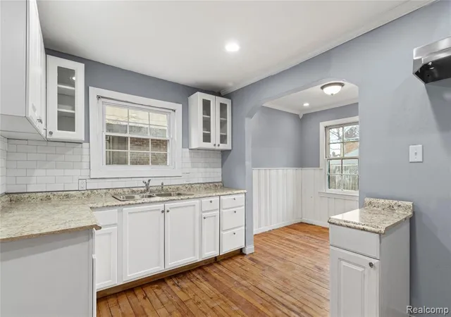 3rd image of 4834 Devonshire Rd, Detroit, MI 48224 | MLS# 60953494