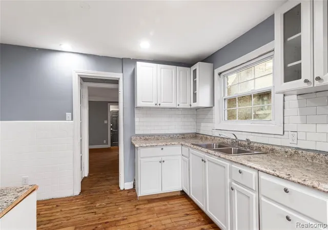 4th image of 4834 Devonshire Rd, Detroit, MI 48224 | MLS# 60953494