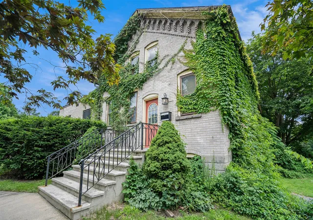 3rd image of 801 Portage Ave, Three Rivers, MI 49093 | MLS# 70516583