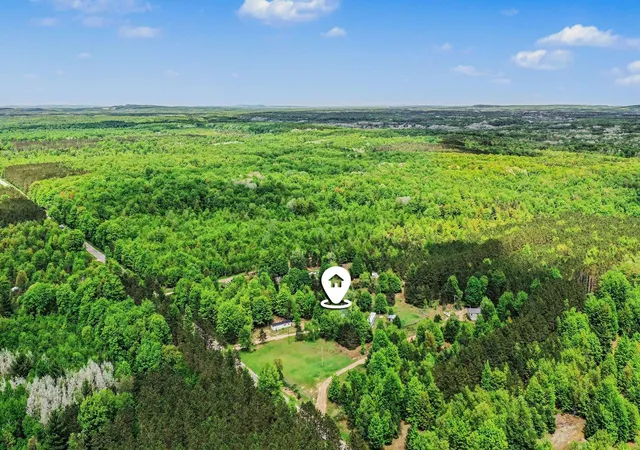 Homes for sale in Benzonia, MI | 6585 Wallaker Rd, Benzonia, MI 49616 | MLS# 80064300