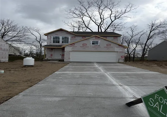 Homes for sale in Greenville, MI | 1002 Cedarwood Dr, Greenville, MI 48838 | MLS# 70516232