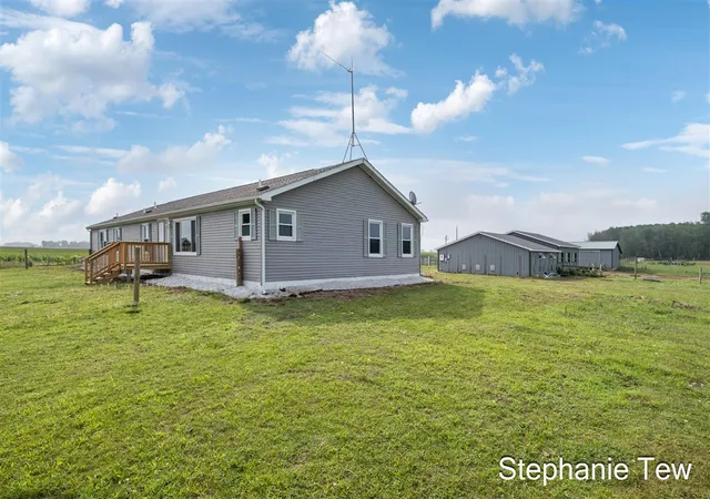 5th image of 4155 N Neff Rd, Edmore, MI 48829 | MLS# 70552309