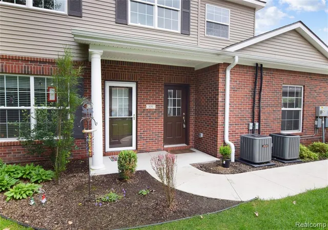 2nd image of 899 Watercress Ln, Fenton, MI 48430 4175 | MLS# 61007421