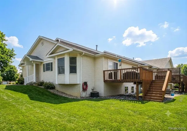 Homes for sale in Flushing, MI | 4086 Squire Hill Dr, Flushing, MI 48433 | MLS# 60973779