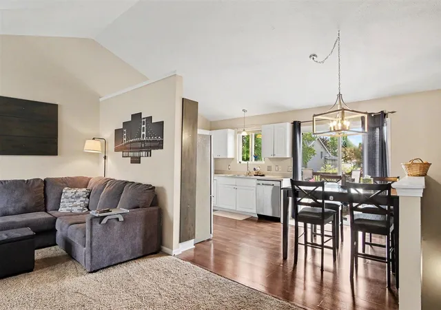 Photo 2 of Sale Pending at 3014 Stonewood St, Grand Rapids, MI 49504 | MLS# 70541072 | Listing updated on 2026-06-30